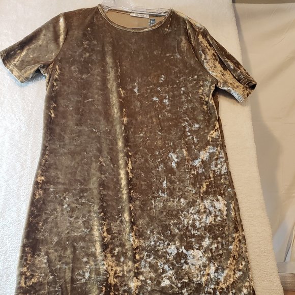 R. Vivimos Dresses & Skirts - NWT R. Vivimos Crushed Gold Velvet Mini Dress Size L